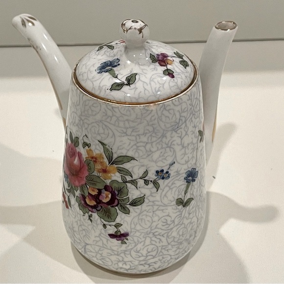 VTG Crown Staffordshire Teapot. Some crazing or hairline crack. Price Reduced. - Picture 3 of 11
